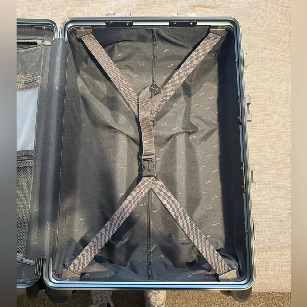 NOBL Carry-On: All-In-One - GREAT CONDITION - Picture 14 of 16